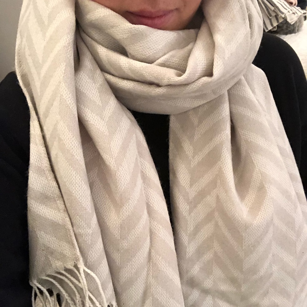 Herringbone blanket scarf